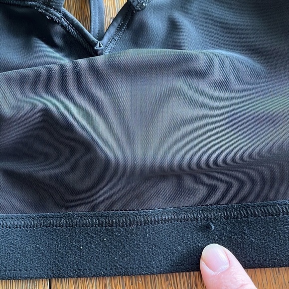 Victoria Secret Sport Bra size xs black straps cross in back - Picture 15 of 15